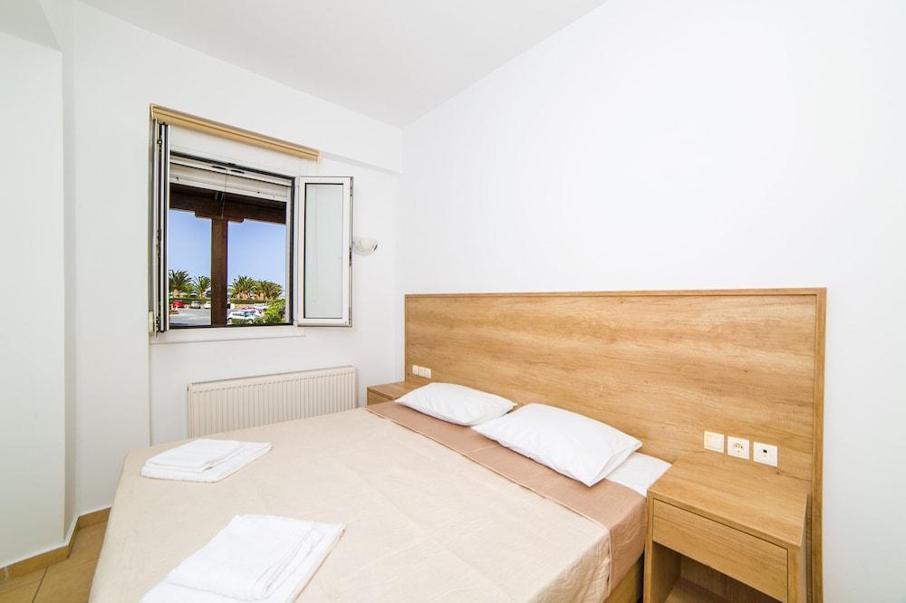 Eva Apartments Koutouloufari Екстериор снимка